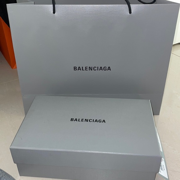 BALENCIAGA Drapy Leather Heels - Picture 5 of 11